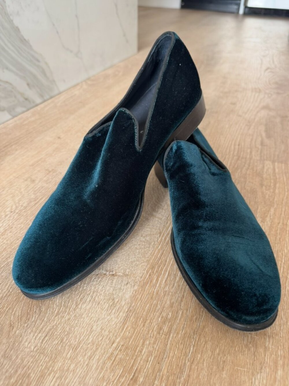 Ankari & Floruss Blue Velvet Shoes in Size 10